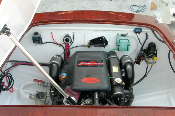 Classic 8.5m runabout bow detail